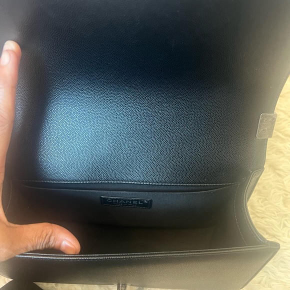 🛑 SOLD 🛑 Chanel Boy Old Medium Like New - Picture 9 of 10